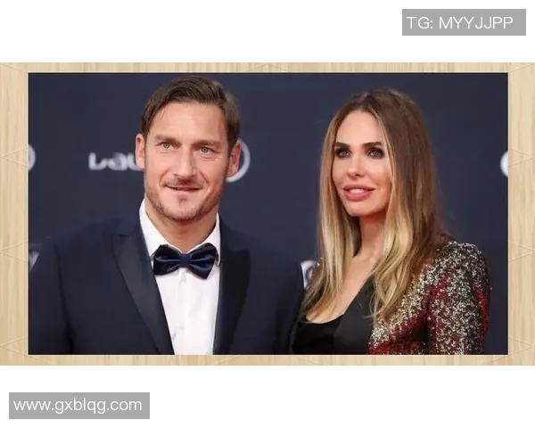 世界足球明星与他们的伴侣们揭秘爱情故事与婚姻生活的点滴瞬间
